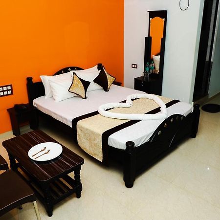 Megha Residency Hotel Haveri Exterior foto